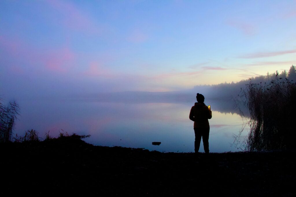 solidao-1024x683 O Que os Grandes Romances Ensinam Sobre Solidão e Autoconhecimento